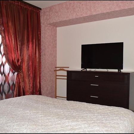Central Apartment 4 Rooms Брашов Екстериор снимка