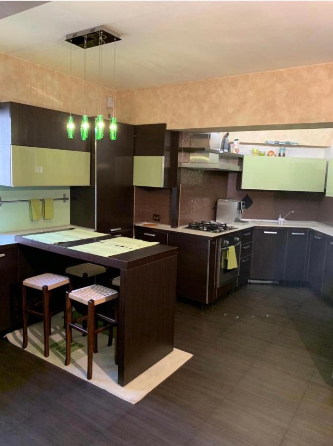 Central Apartment 4 Rooms Брашов Екстериор снимка