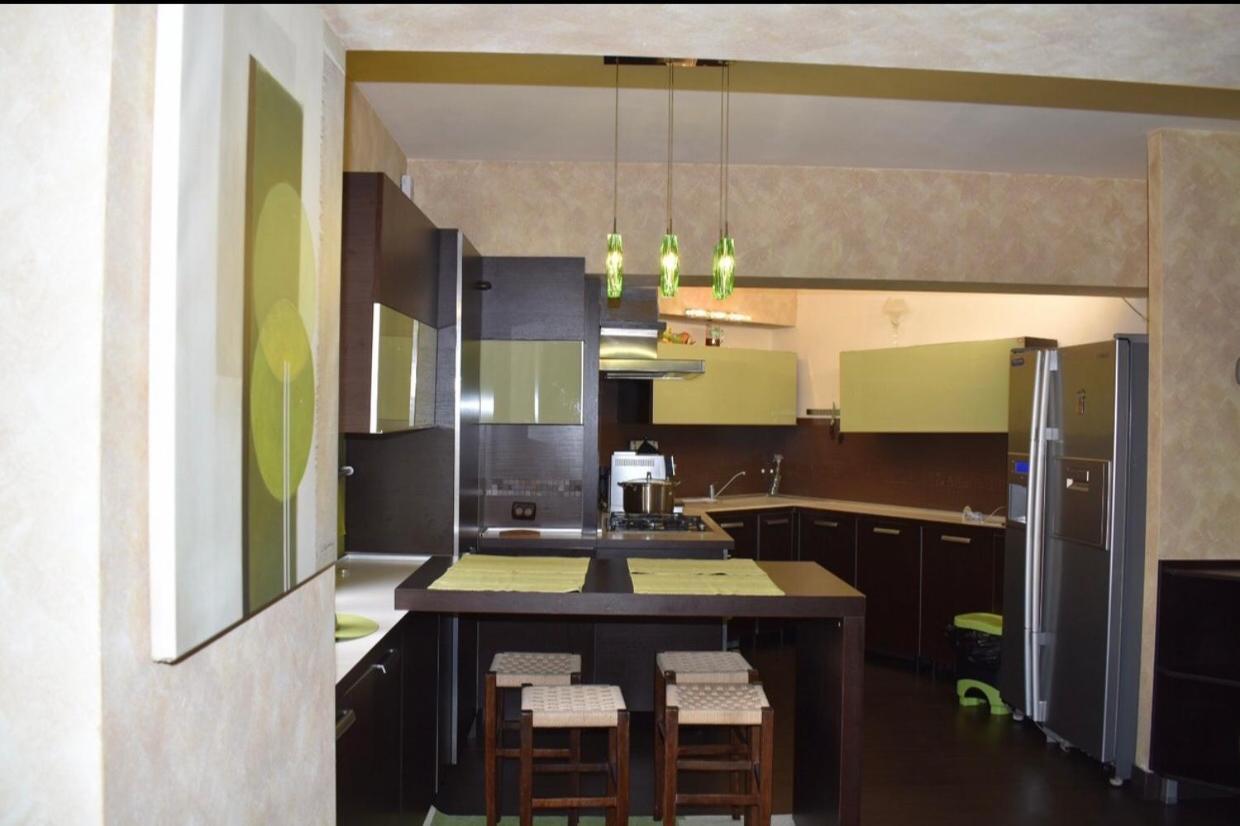 Central Apartment 4 Rooms Брашов Екстериор снимка