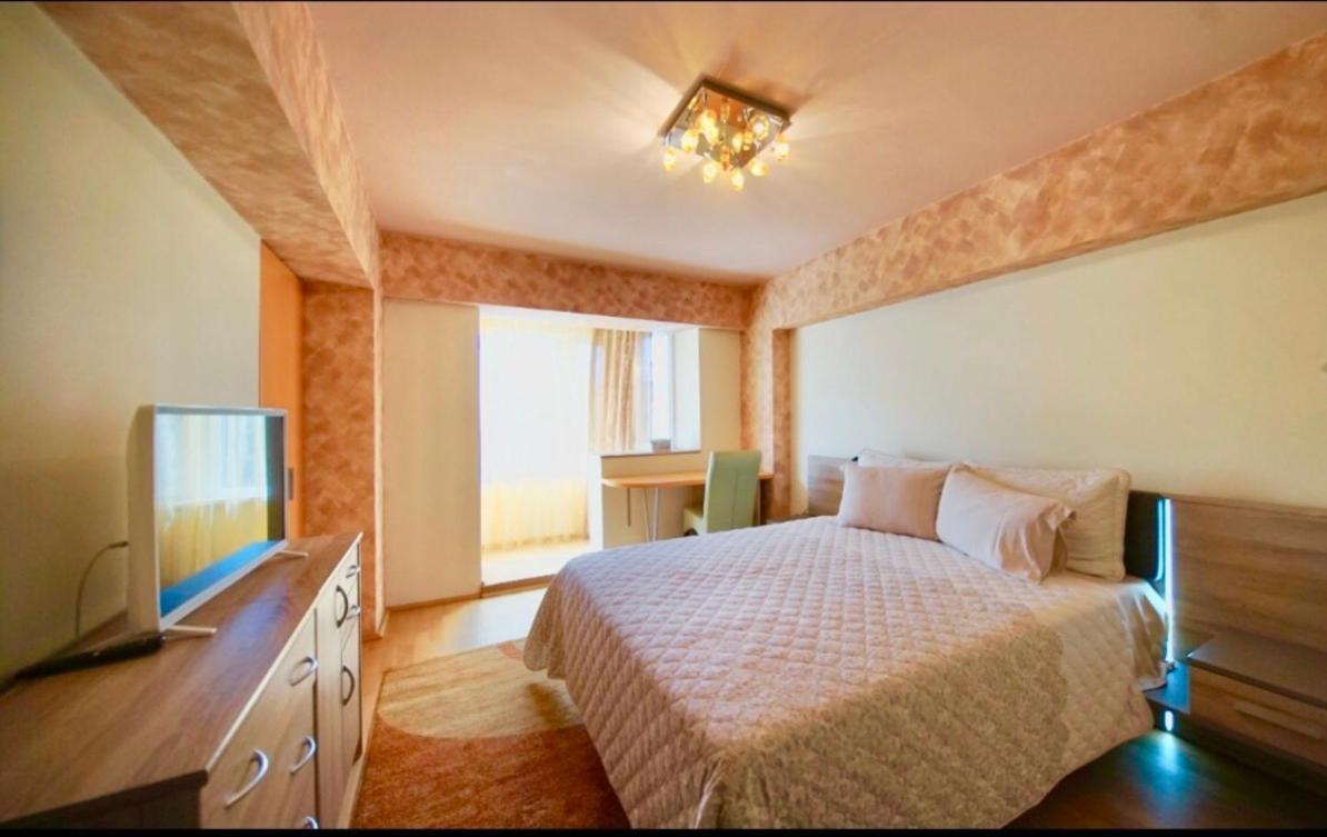 Central Apartment 4 Rooms Брашов Екстериор снимка