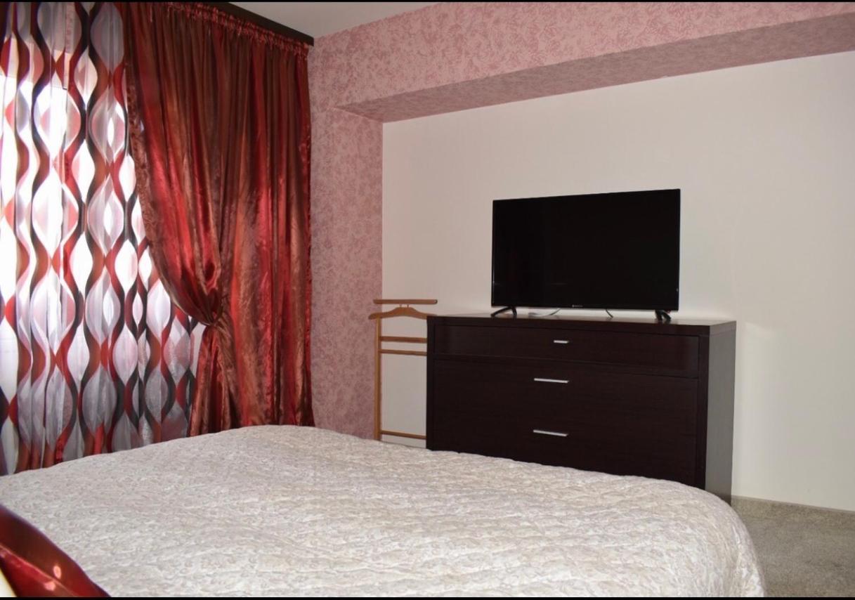 Central Apartment 4 Rooms Брашов Екстериор снимка